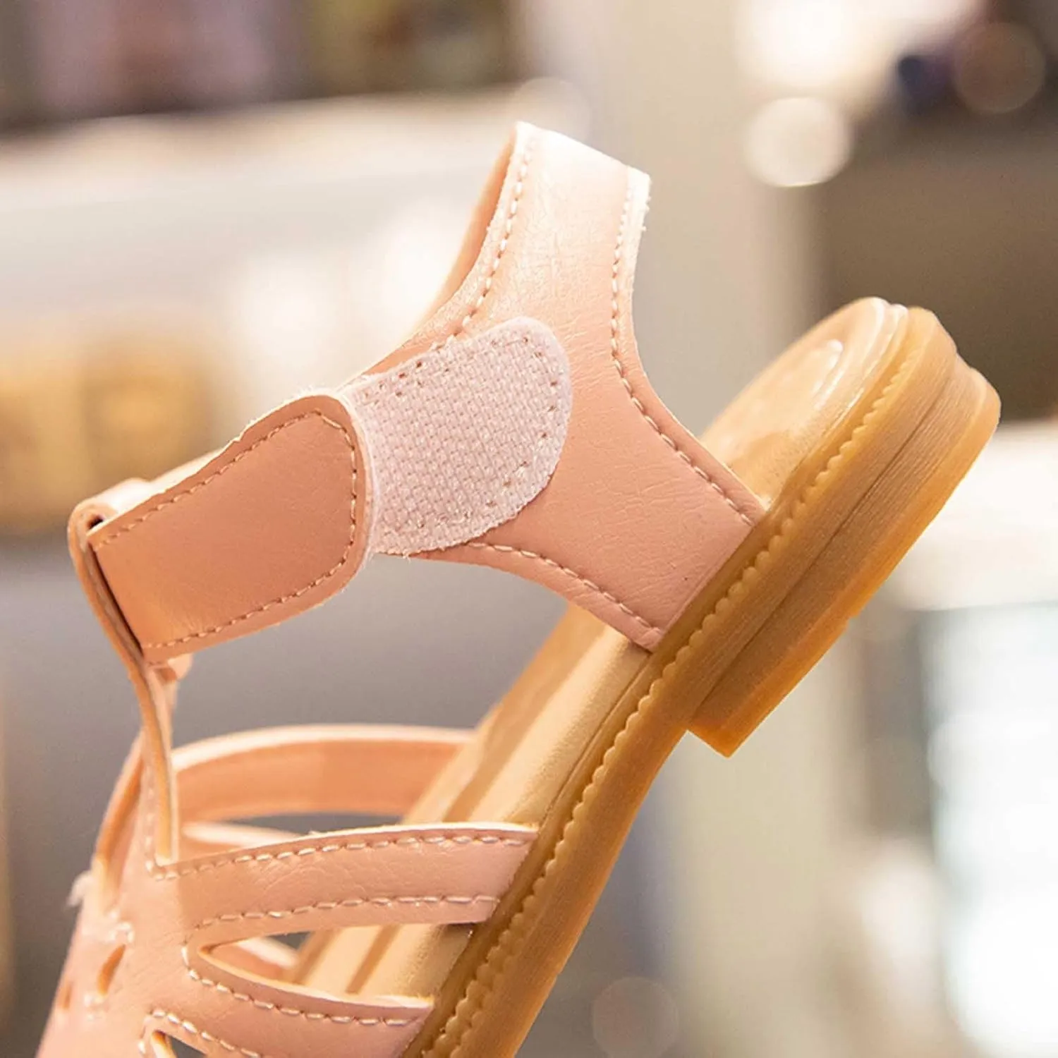 2025 Kids Sandals Comfortable Cut-Out Walking Footwear with Ankle Strap Summer Beach Vacation Slippers Indoor/Outdoor Breathable Slip-On Slides Fashion Boy Girls Dressy Casual Shoe
