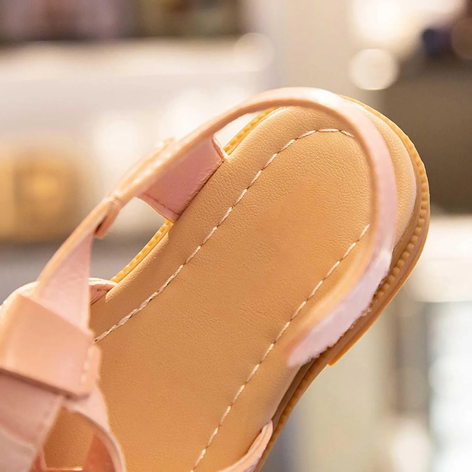2025 Kids Sandals Comfortable Cut-Out Walking Footwear with Ankle Strap Summer Beach Vacation Slippers Indoor/Outdoor Breathable Slip-On Slides Fashion Boy Girls Dressy Casual Shoe