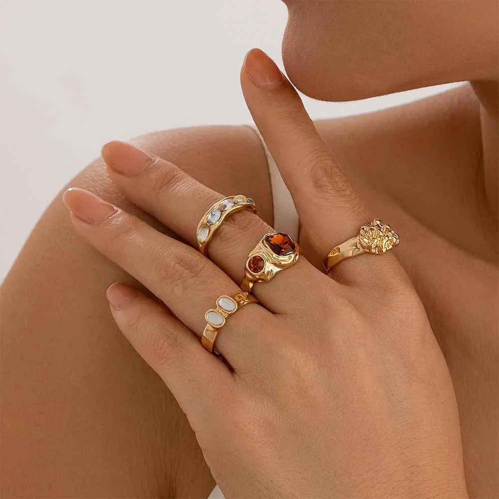 Chunky Gold Rhinestone Knuckle Rings Set for Women Stackable Silver Liquid Statement Rings Dainty Irregular Geometric CZ Rings Jewelry Accessories