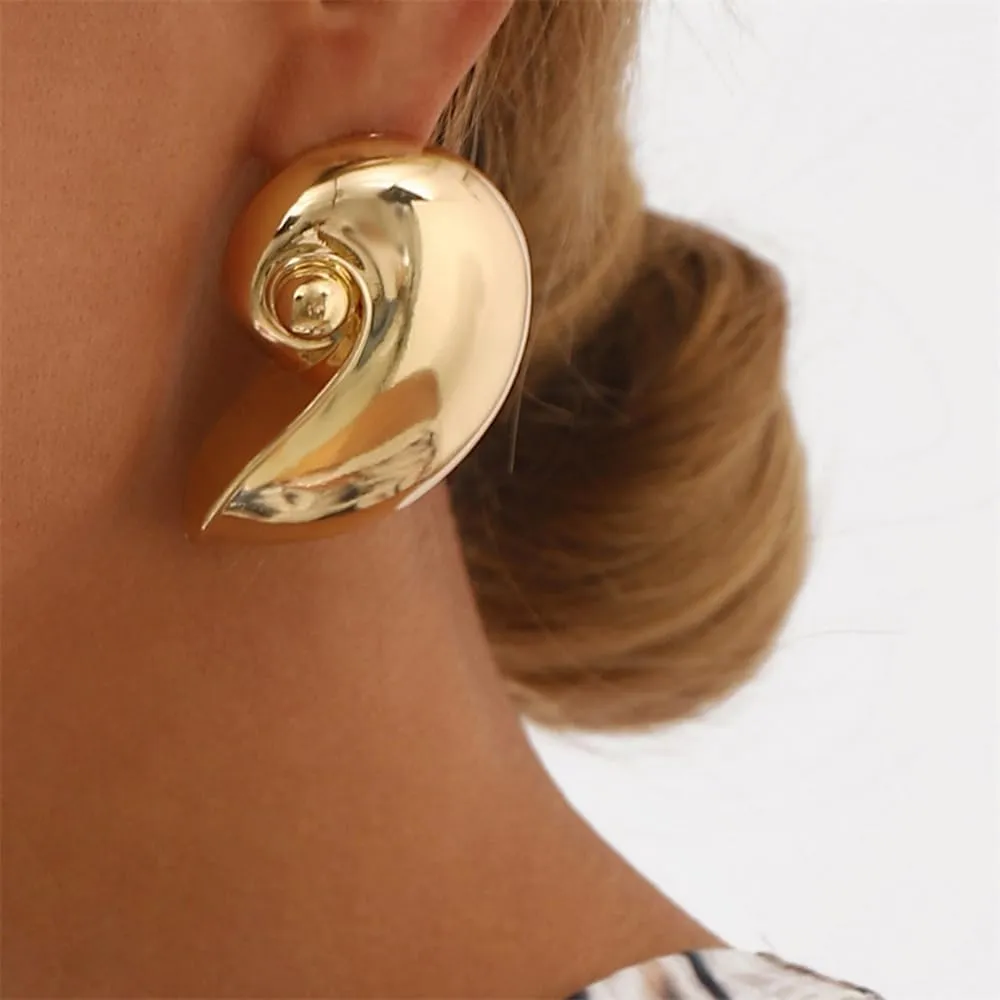 Chunky Seashell Dangle Earrings for Women Gold Plated Fashion Big Ocean Sea Snail Conch Statement Drop Dangling Earring Lightweight Polished Holiday Y2K Beachy Party Jewelry Gifts