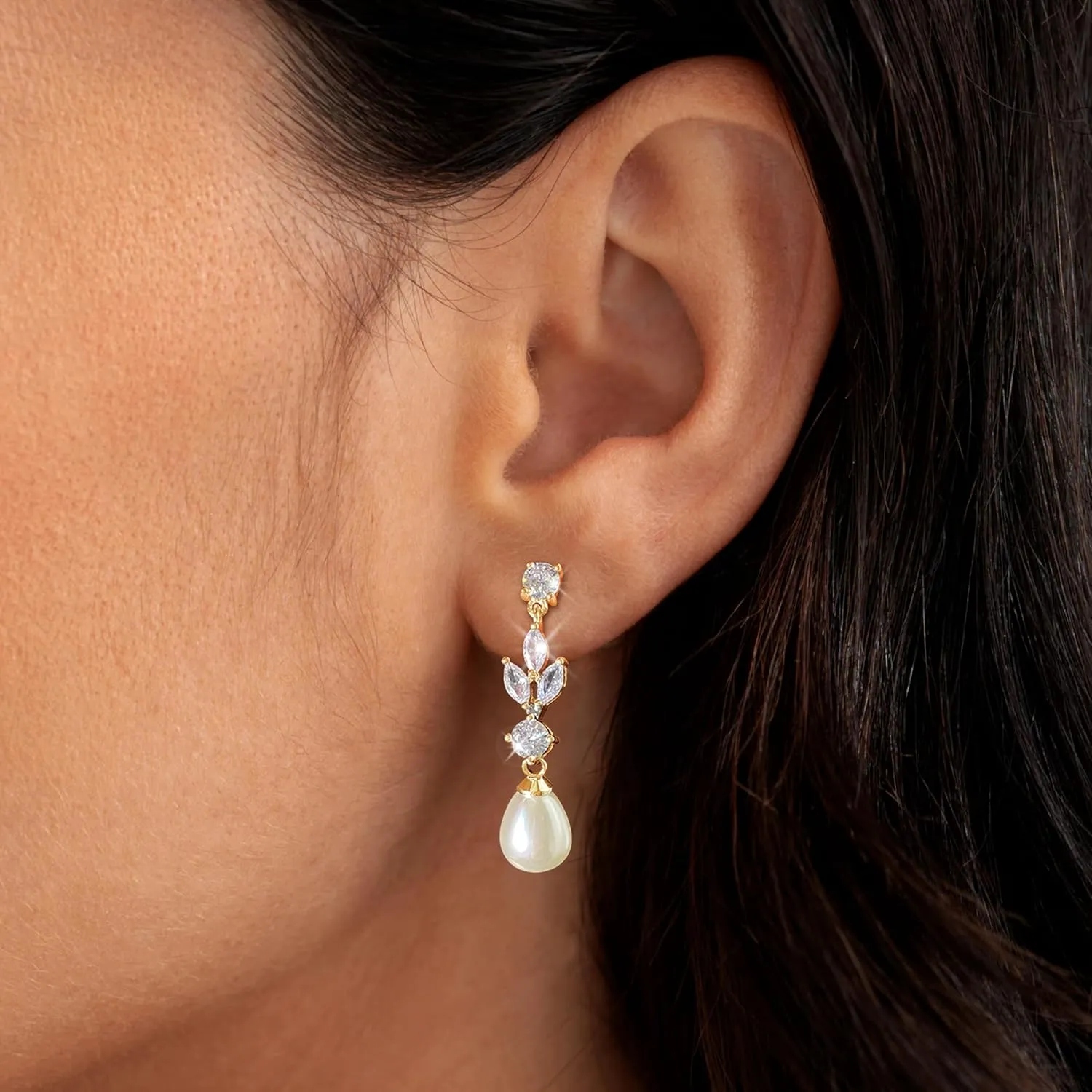 Gold Pearl Earrings for Women,Gold Hoop Earrings Dainty Pearl Drop Earrings 14k Gold Earrings with Pearl Huggie Earrings Simple Wedding Earrings for Brides Dangling Trendy Gold Jewelry Gifts