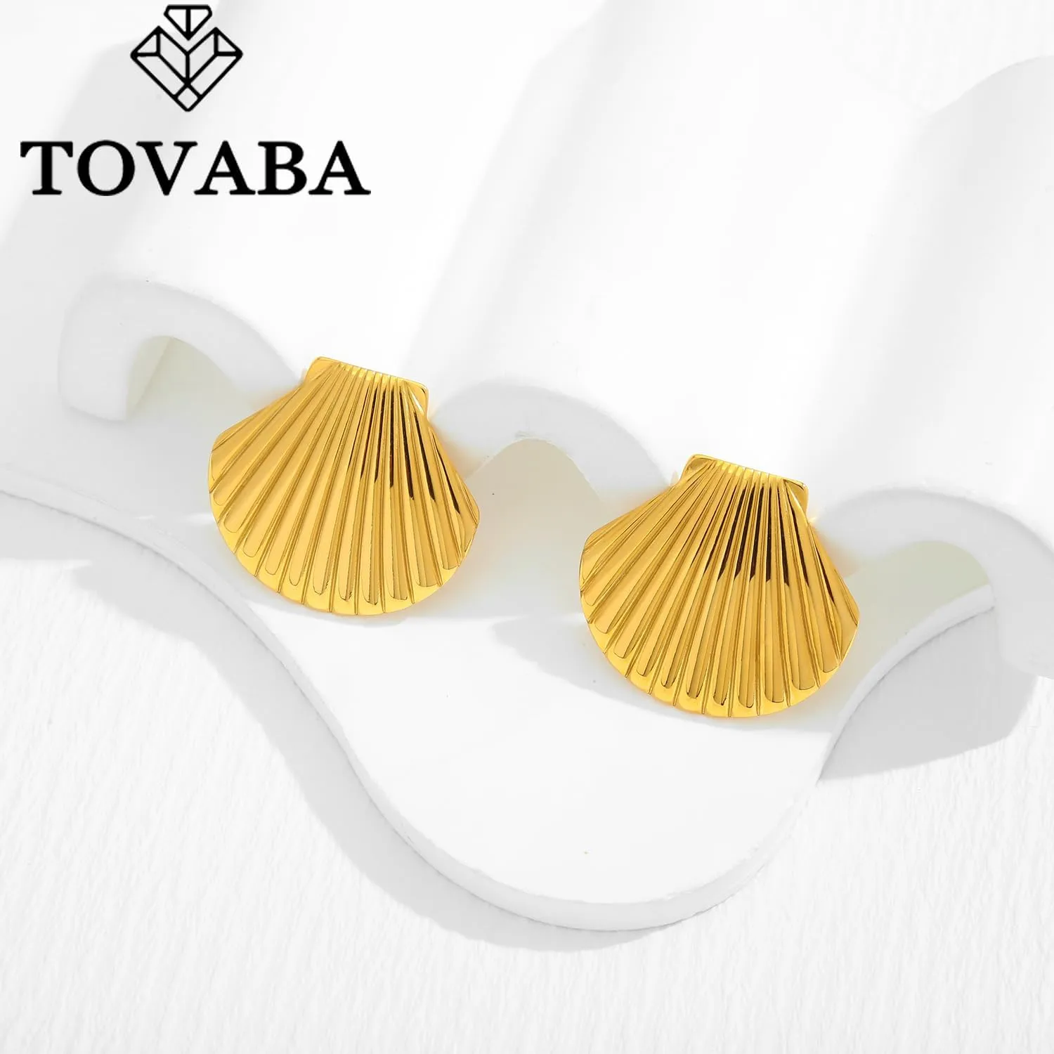 Gold Starfish Earrings for Women Beach Ocean Style Trendy Shell Dangle Earrings for Vacation Chunky Seashell Studs Hypoallergenic Statement Summer Jewelry