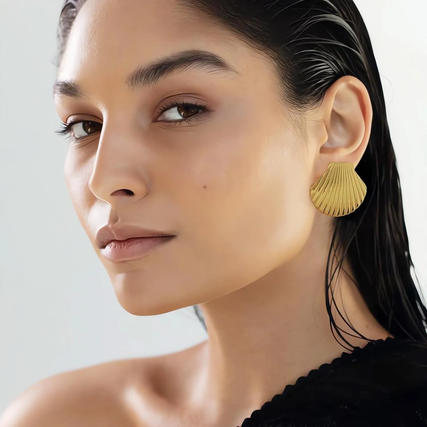 Gold Starfish Earrings for Women Beach Ocean Style Trendy Shell Dangle Earrings for Vacation Chunky Seashell Studs Hypoallergenic Statement Summer Jewelry