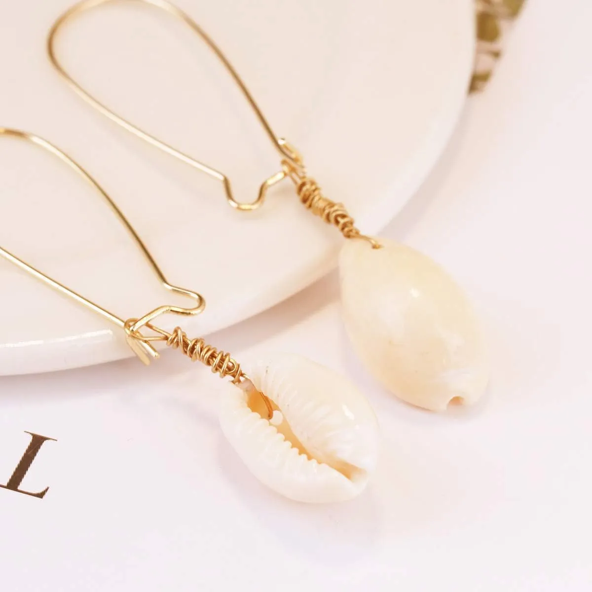 Natural Seashell Earrings Bohemian Turquoise Pearl Silver Scallop Drop Dangle Earrings Cowrie Summer Beach Vacation Jewelry for Women